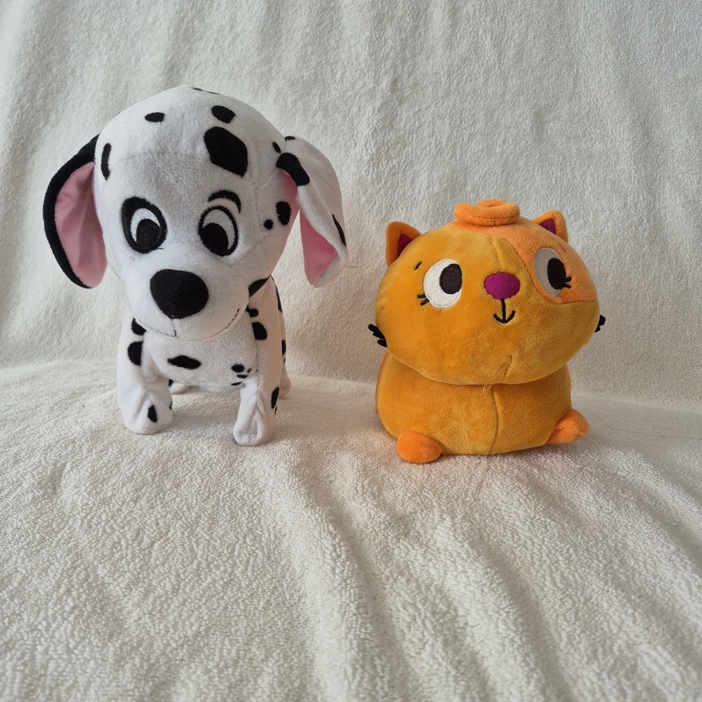 Disney Dalmatian Dog Barks and Walks  Orange Cat Meows And Walks Toys